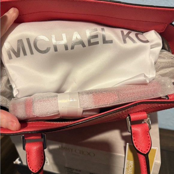 Michael Kors Vibrant Chevron Women's Bag New With Tags - Picture 7 of 8